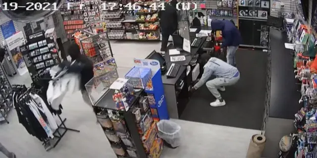 On Friday night, suspects loot a store in Chicago's Chatham neighborhood.  (Chicago Police)